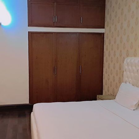 Royal Grace Guest House 이슬라마바드 외부 사진