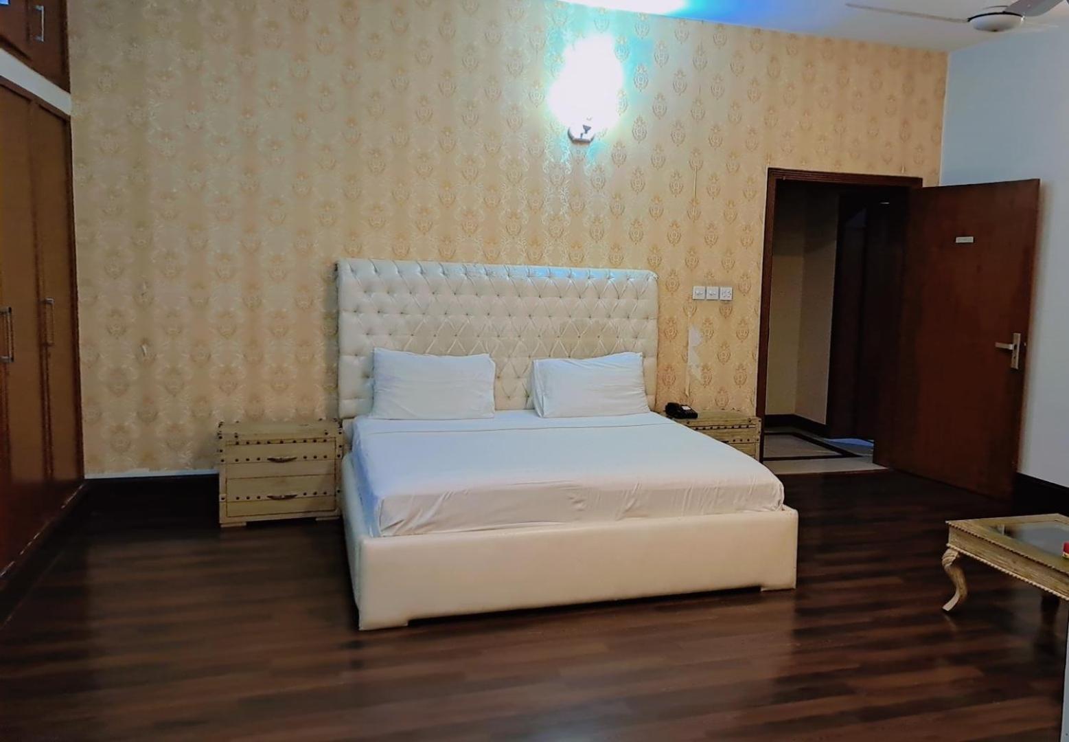 Royal Grace Guest House 이슬라마바드 외부 사진