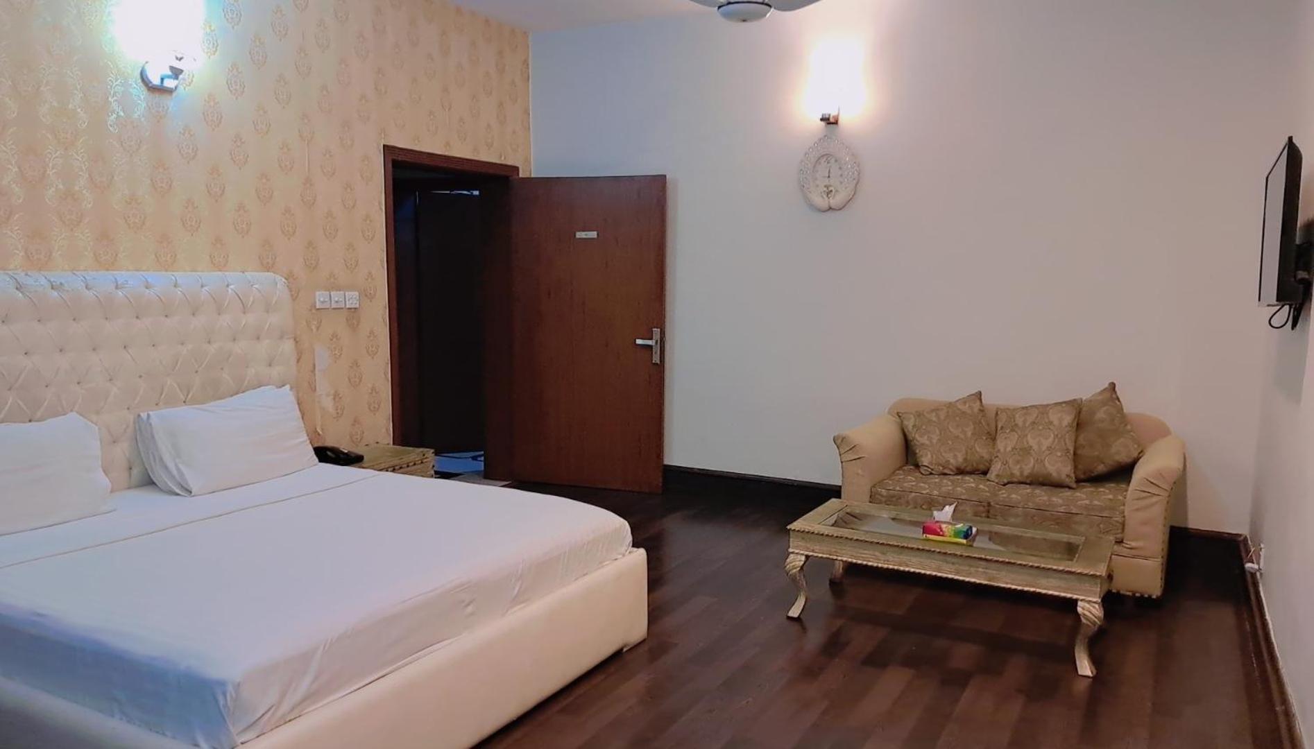 Royal Grace Guest House 이슬라마바드 외부 사진