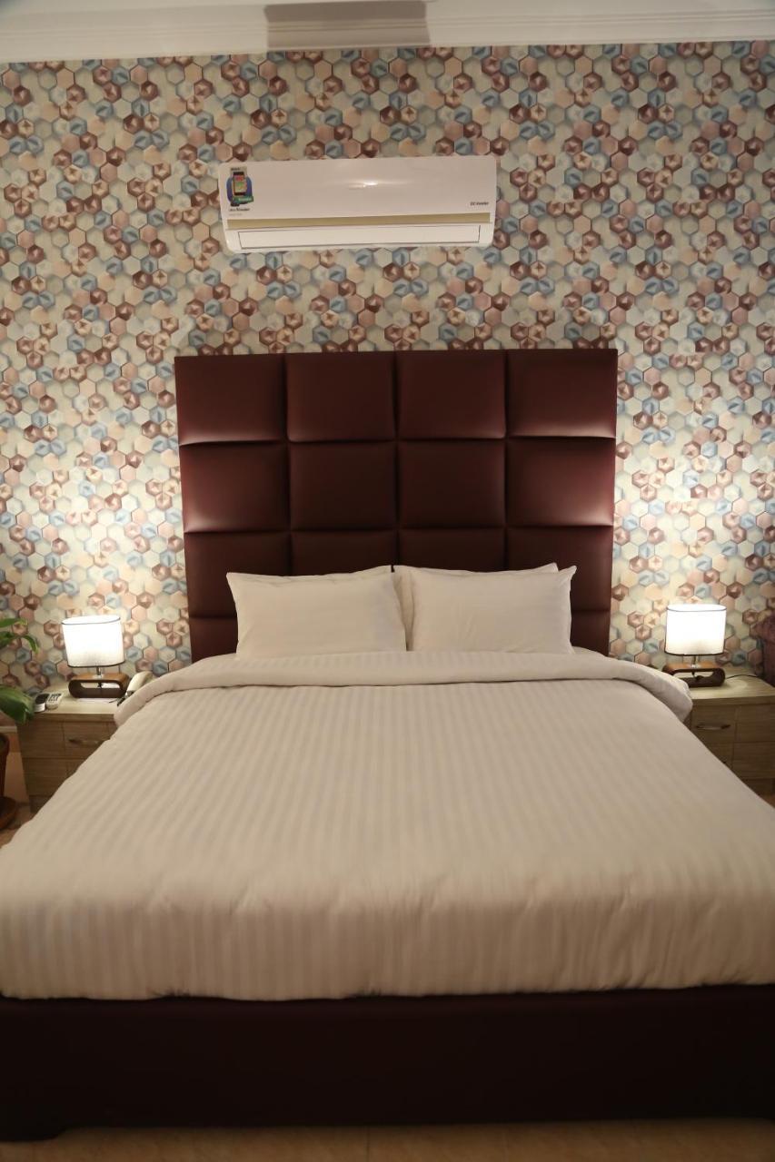 Royal Grace Guest House 이슬라마바드 외부 사진