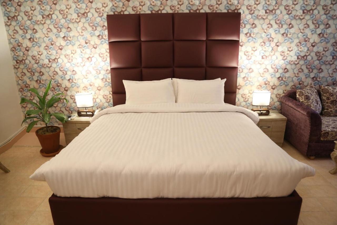 Royal Grace Guest House 이슬라마바드 외부 사진
